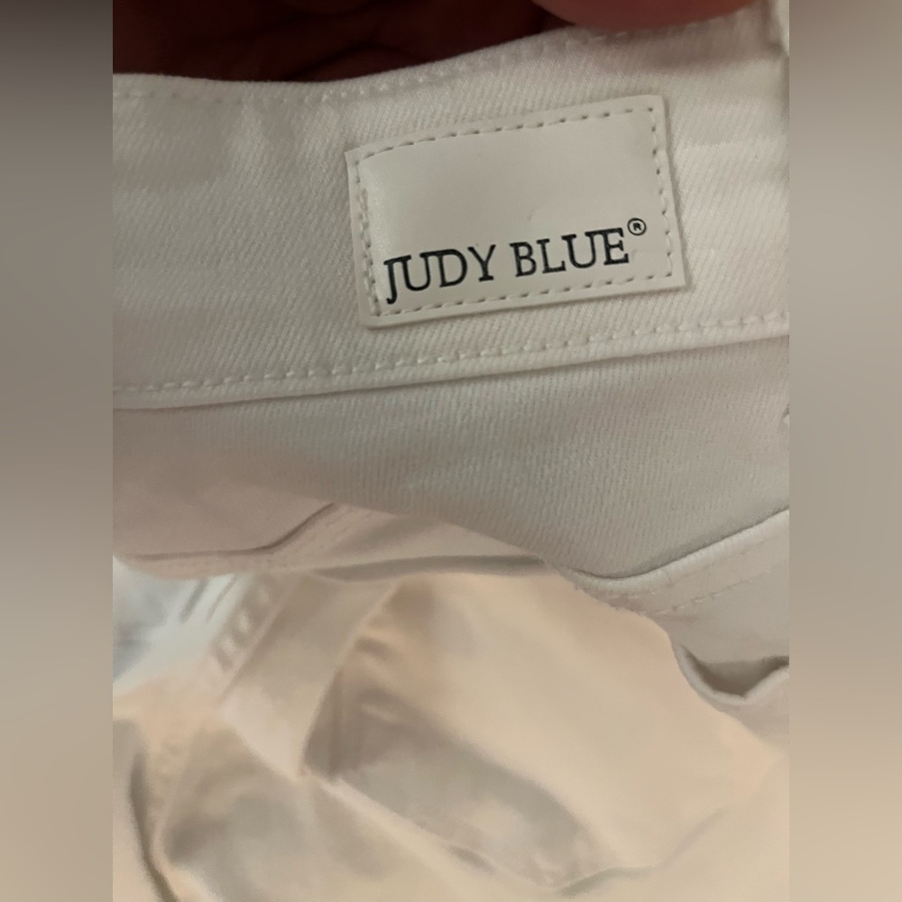 JBH* White Judy Blue Los Angeles Skinny Fit Capris - Picture 7 of 9